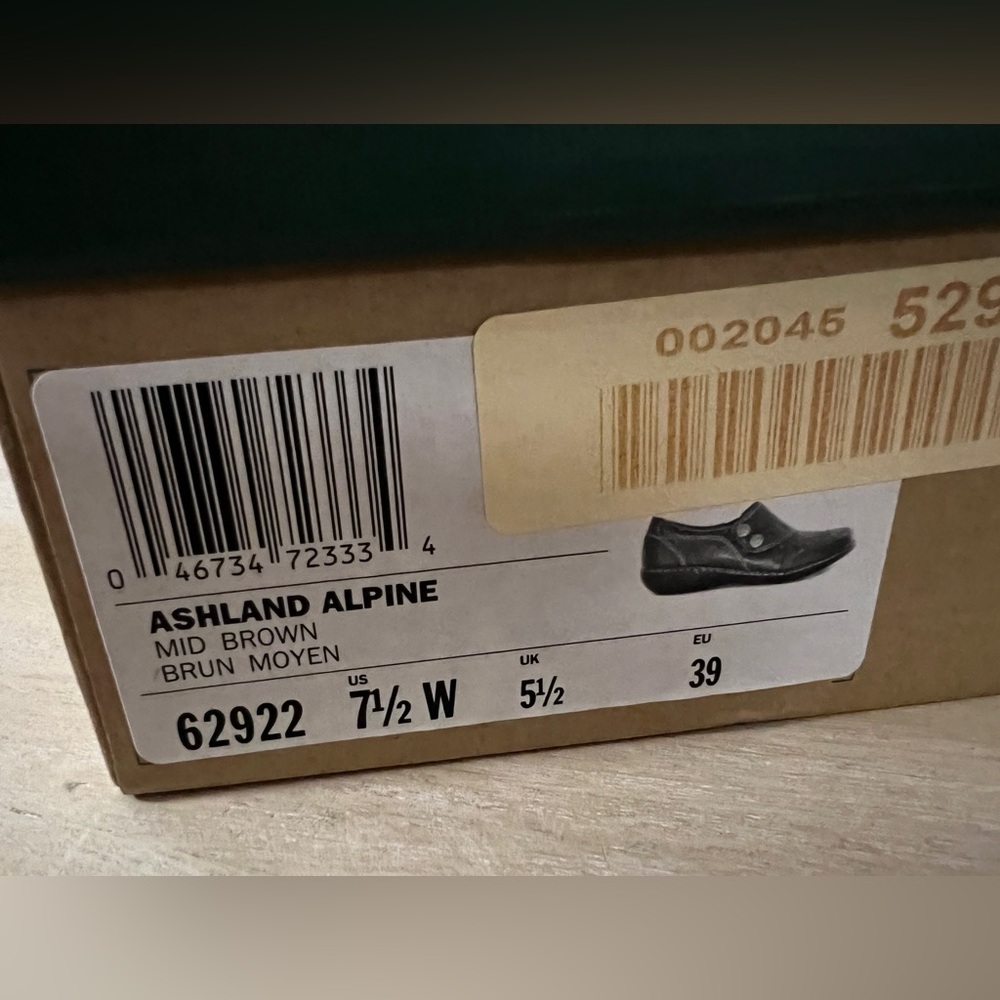 Clarks Ashland Alpine, 7.5 Wide - Picture 7 of 7